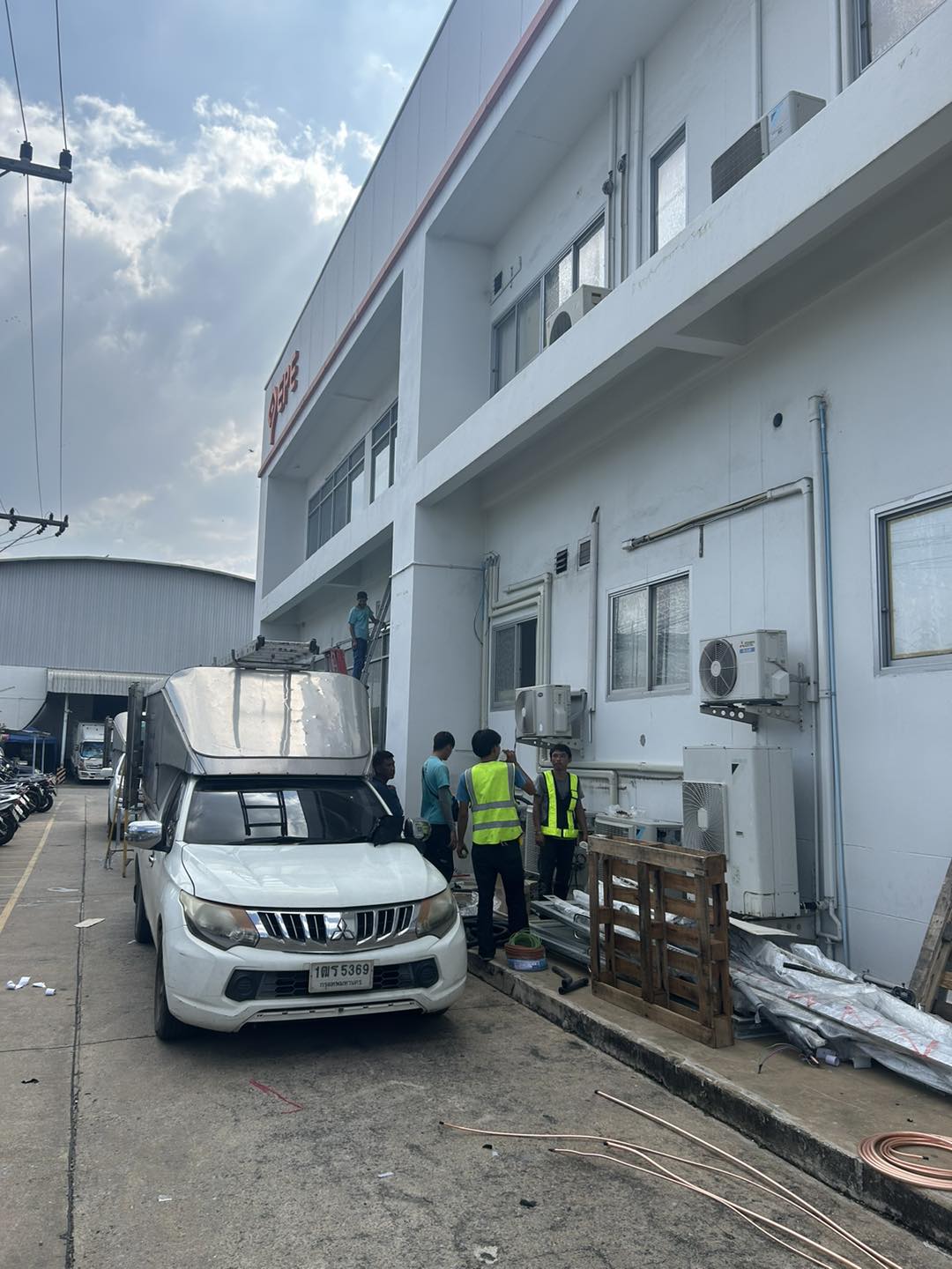 15 - https://จําหน่ายแอร์บ้านราคาถูก.com | หจก.ดีดีพี แอร์ แอนด์ เซอร์วิส -  เราคือผู้เชี่ยวชาญด้านแอร์ครบวงจร จำหน่าย ติดตั้ง ล้าง ซ่อมแอร์บ้านและโรงงานทุกรุ่น โดยช่างมืออาชีพ บริการถึงที่ทุกวัน รับประกันงานติดตั้ง 1 ปีเต็ม