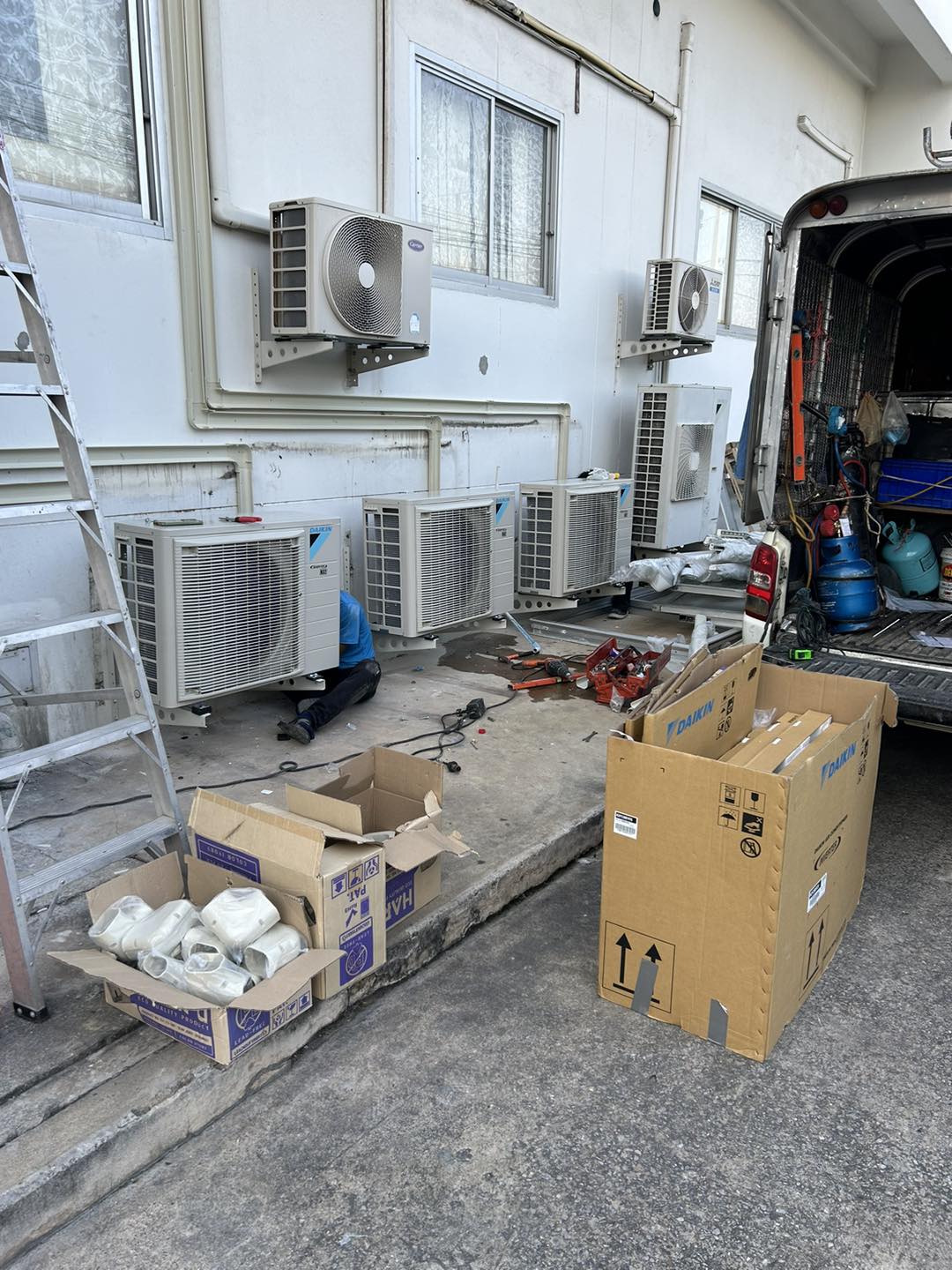 16 - https://จําหน่ายแอร์บ้านราคาถูก.com | หจก.ดีดีพี แอร์ แอนด์ เซอร์วิส -  เราคือผู้เชี่ยวชาญด้านแอร์ครบวงจร จำหน่าย ติดตั้ง ล้าง ซ่อมแอร์บ้านและโรงงานทุกรุ่น โดยช่างมืออาชีพ บริการถึงที่ทุกวัน รับประกันงานติดตั้ง 1 ปีเต็ม